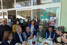 Ξέχασαν τις εκλογές λόγω Πάσχα: Ντόρα και Πολάκης στο ίδιο τραπέζι στην Κρήτη 