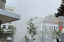 Λαμία: Έσπασε πυροσβεστικός κρουνός και πλημμύρισε το κέντρο-Πίδακας 10 μέτρων 