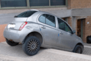 Ηράκλειο: Αυτοκίνητο «τσούλησε» στα σκαλιά πολιτιστικό κέντρο