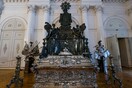Ο Πούτιν επιστρέφει στην ορθόδοξη εκκλησία ιερά κειμήλια αγνοώντας τις ανησυχίες των συντηρητών 