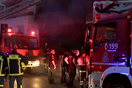 Μεγάλη φωτιά σε κατάστημα επίπλων στον Άλιμο - Βίντεο ντοκουμέντο 