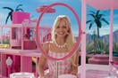 Η Margot Robbie μας ξεναγεί στο ονειρεμένο σπίτι της Barbie