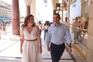 Στη Θεσσαλονίκη ο Αλέξης Τσίπρας με τη Μπέτυ Μπαζιάνα- Έκαναν βόλτα στην Αγορά Μοδιάνο