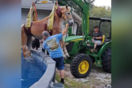 Άλογο τρόμαξε και έπεσε σε πισίνα- Η επιχείρηση διάσωσης