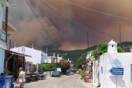 Φωτιά στη Ρόδο: Εκκενώνεται το χωριό Απόλλωνας