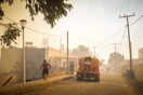 Φωτιά στη Ρόδο: Απανωτές εκκενώσεις περιοχών- Οι φλόγες μπήκαν σε χωριά