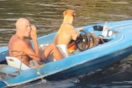 Σκύλος οδηγεί το σκάφος του ιδιοκτήτη του και τον πηγαίνει βόλτα