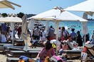 Ελεύθερες παραλίες: Νέες συλλήψεις σε μεγάλα νησιά του Αιγίου για παραβάσεις στον αιγιαλό