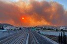 Πώς οι φωτιές πνίγουν τον αέρα που αναπνέουμε