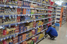 Αυξήθηκαν κατά 16,4% οι τιμές τρόφιμα – Μείωση τιμών στα βιομηχανικά προϊόντα