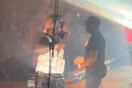Ο 50 Cent πέταξε έξαλλος το μικρόφωνο σε συναυλία- Χτύπησε γυναίκα στο κεφάλι