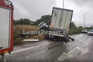 Νταλίκα «διέλυσε» δύο αυτοκίνητα - Νεκρή η μια οδηγός - Δείτε εικόνες