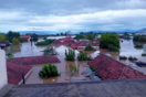 Κακοκαιρία Daniel- Καρδίτσα: Χωριά χάθηκαν στα νερά, αγωνία για τους κατοίκους- Ανεβασμένοι σε στέγες