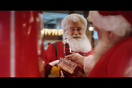 Αυτά τα Χριστούγεννα η Coca-Cola μας καλεί όλους να ανακαλύψουμε τον Αϊ-Βασίλη που κρύβουμε μέσα μας 