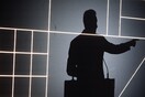 O Μητσοτάκης ψηλά· η ακρίβεια ψηλότερα