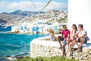Έσπασαν όλα τα ρεκόρ: Πάνω από 32 εκατ. τουρίστες το 2023 στην Ελλάδα