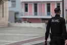 Άγιος Παντελεήμονας: Σύλληψη δύο αστυνομικών έξω από κατάστημα