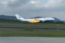 Ινδονησία: Boeing με 468 επιβαίνοντες επέστρεψε στο αεροδρόμιο λόγω φωτιάς στον κινητήρα