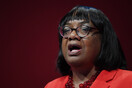 Νταιάν Άμποτ: Απαγορεύτηκε στην πρώτη μαύρη γυναίκα βουλευτή της Βρετανίας να είναι υποψήφια στις εκλογές