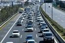 Σύγκρουση οχημάτων στην Αττική Οδό - Πρβλήματα στην κίνηση