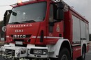 Φωτιά καίει εγκαταλελειμμένο κτήριο στην οδό Ευελπίδων