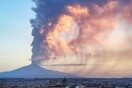 Σικελία: Εντυπωσιακές εικόνες από την έκρηξη της Αίτνας