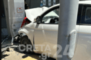 Ηράκλειο: Η στιγμή που αυτοκίνητο πέφτει σε βιτρίνα καταστήματος