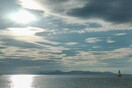 Ο Καιρός σήμερα: Ηλιοφάνεια με μικρή πτώση της θερμοκρασίας - Πού αναμένονται βροχές