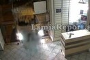 Λαμία: Αυτοκίνητο «καρφώθηκε» σε γραφείο τελετών