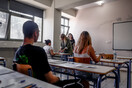Αποβολή μαθητή για κινητό στην τάξη: Άκουγε μουσική πριν το μάθημα, λέει ο πατέρας του