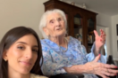 Γαλλία: 99χρονη έγινε σταρ στο TikTok με την βοήθεια της 21χρονης δισεγγονής της