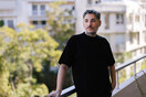 Ο Γεράσιμος Ευαγγελάτος κοιτάζει τη γενιά του τρυφερά και πολύ σκληρά