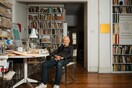 Μέσα στο καλλιτεχνικό στούντιο του 99χρονου Joe Barnes