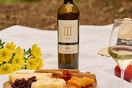 Cuvee III Μέγα Σπήλαιο: Ένα εκρηκτικό blend από τους χαρισματικούς αμπελώνες της ορεινής Αιγιάλειας