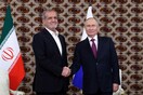 O Πούτιν περηφανεύεται για τους «πολύ στενούς» δεσμούς της Ρωσίας με το Ιράν