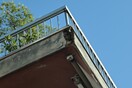 Στο χειρουργείο η 14χρονη μετά την αποκόλληση τμήματος μπαλκονιού στους Αγίους Αναργύρους
