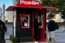 Personal Pan Pizza Hut: Ατομικές πίτσες σε ένα μίνι εστιατόριο για έναν