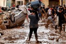 Πλημμύρες στην Ισπανία: «Σας παρακαλώ, βοηθήστε» - Εκκλήσεις στα social για τους αγνοούμενους συγγενείς τους