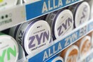 Σακουλάκια νικοτίνης: Μέσο για να κοπεί το κάπνισμα ή νέα μανία προ των πυλών;