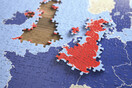 Brexit: Πώς ο Ντόναλντ Τραμπ στέλνει πάλι τη Βρετανία στην αγκαλιά της Ευρώπης