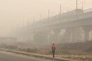 Ινδία: Επικίνδυνη ατμοσφαιρική ρύπανση στο Νέο Δελχί - 60 φορές πάνω από τα όρια του ΠΟΥ
