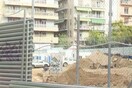 Εξάρχεια: Ξηλώνουν λαμαρίνες στο εργοτάξιο του μετρό