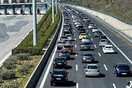 Αυτοκίνητο πήρε φωτιά την Αττική Οδό - Καθυστερήσεις στην κυκλοφορία