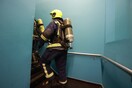 Φωτιά σε γνωστό μπαρ στο Παγκράτι - Έσπαγαν παράθυρα για να βγουν