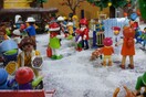 Χριστουγεννιάτικο χωριό με Playmobil από συλλέκτη χομπίστα μας ξανακάνει παιδιά