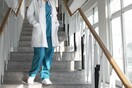 Μαρτυρία γιατρού στη LiFO: Γιατί ζήτησα διαγραφή μετά από έξι χρόνια αναμονής στη λίστα ειδικότητας