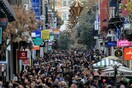 Εορταστικό ωράριο: Πώς θα λειτουργήσουν τα καταστήματα Δευτέρα και παραμονή Πρωτοχρονιάς
