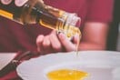 Η κυβέρνηση ξεκαθαρίζει τι θα γίνει με τα πρόστιμα στον τενεκέ λάδι