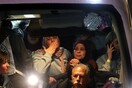 Εκεχειρία στη Γάζα: Δύο λεωφορεία με Παλαιστίνιους κρατούμενους αναχώρησαν από ισραηλινή φυλακή
