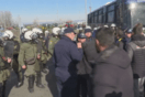 Επεισόδια με δακρυγόνα στην Καρδίτσα στο μπλόκο των αγροτών